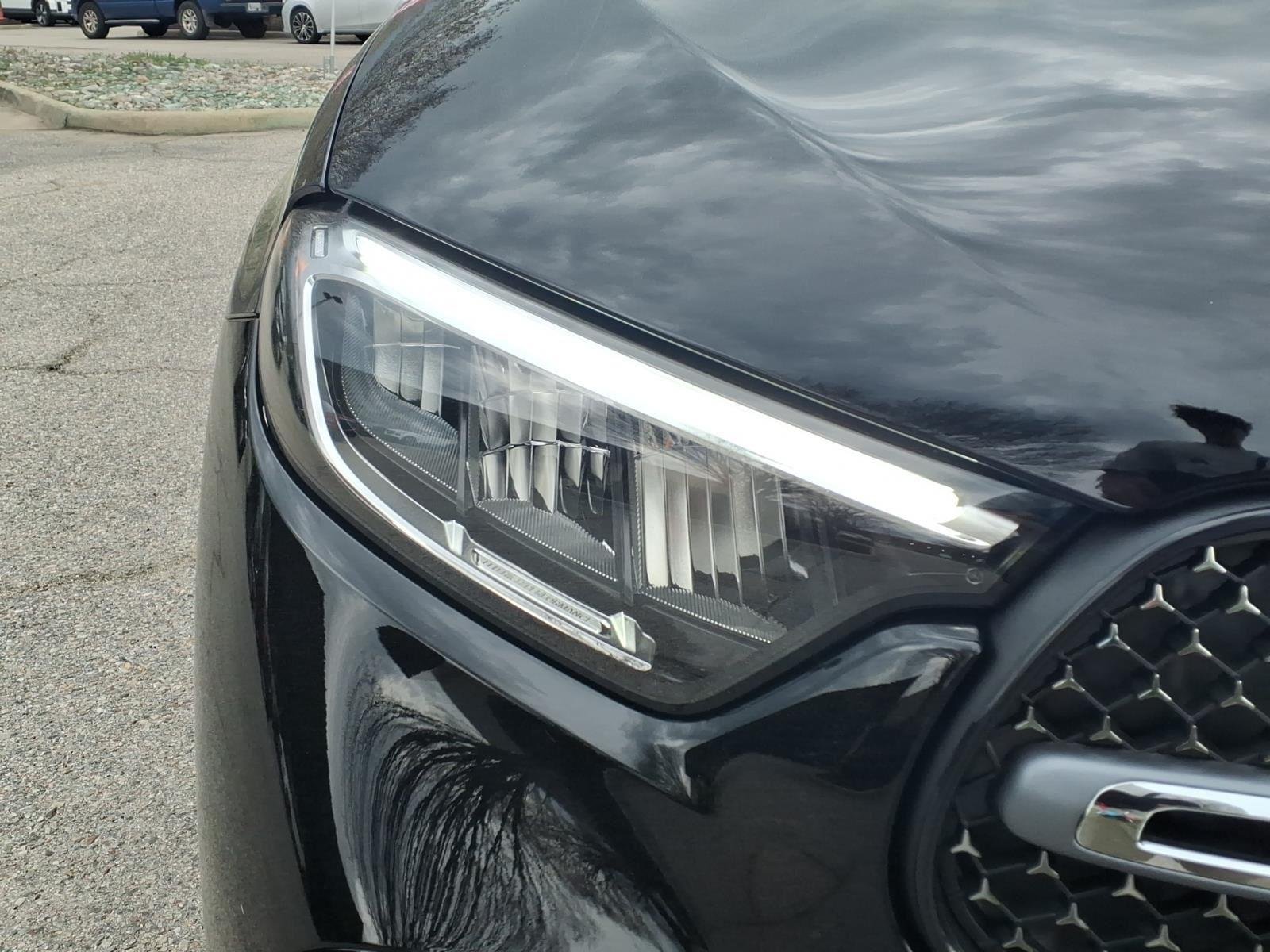 New 2026 Black Mercedes-Benz GLC 300 image 4