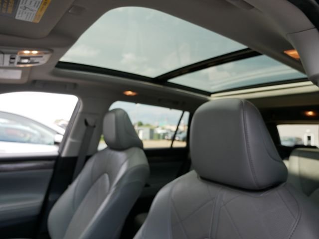 Used 2021 Midnight Black Metallic Toyota Platinum image 29