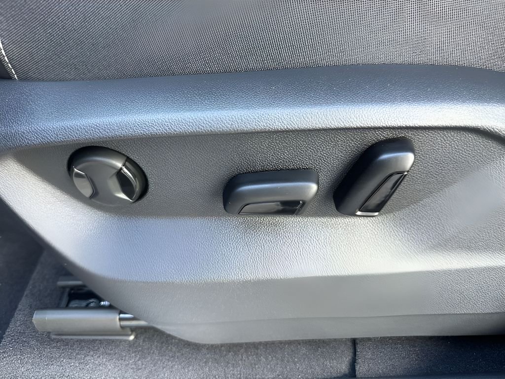 New 2026 Pure Gray Volkswagen 2.0T SE w/Technology image 12