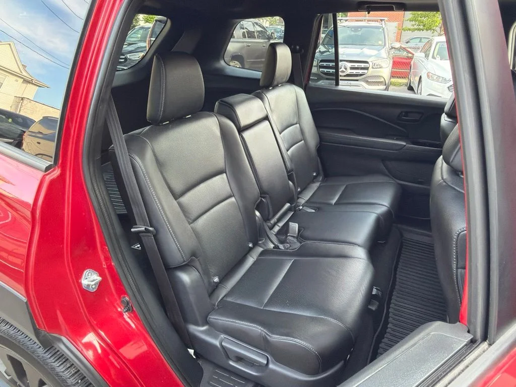 Used 2023 Red Honda EX-L image 12