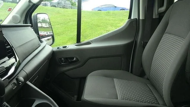 New 2026 Oxford White Ford Passenger Van XLT image 4