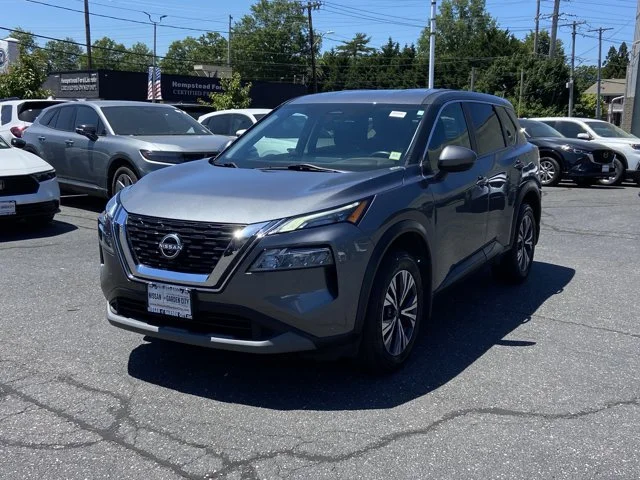 Certified Used 2022 Gun Metallic Nissan SV image 7