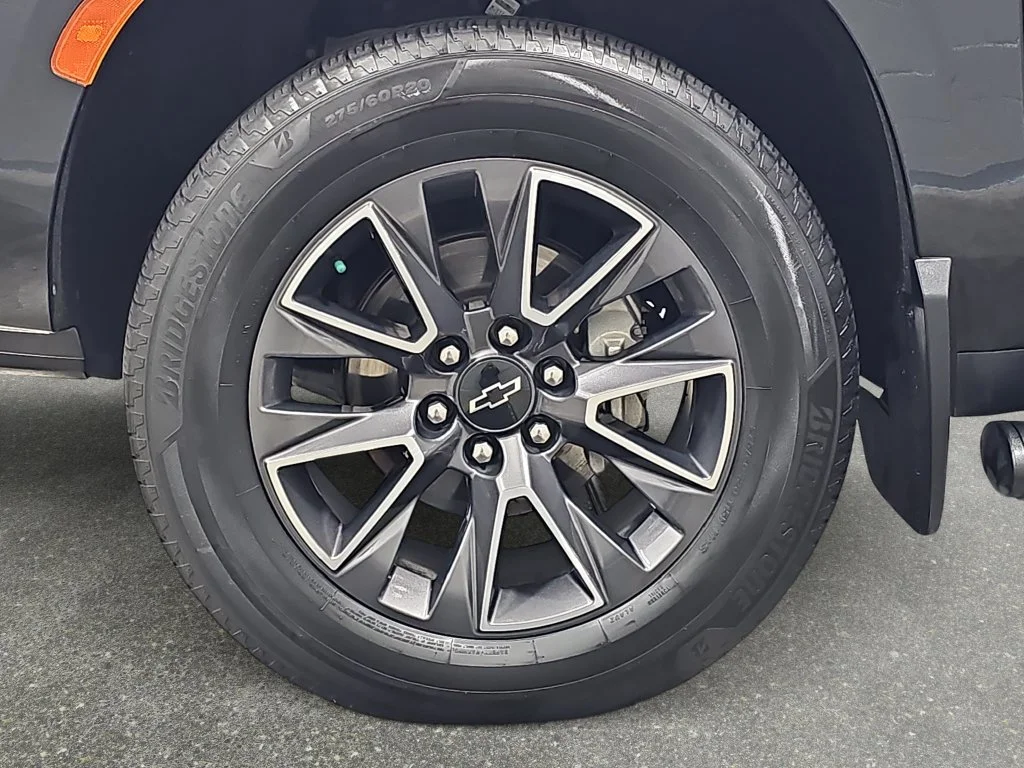Used 2021 Black Chevrolet Z71 image 34