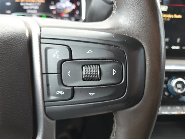 Used 2024 White GMC Denali image 29