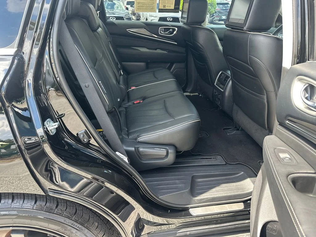 Used 2020 Black INFINITI LUXE image 13