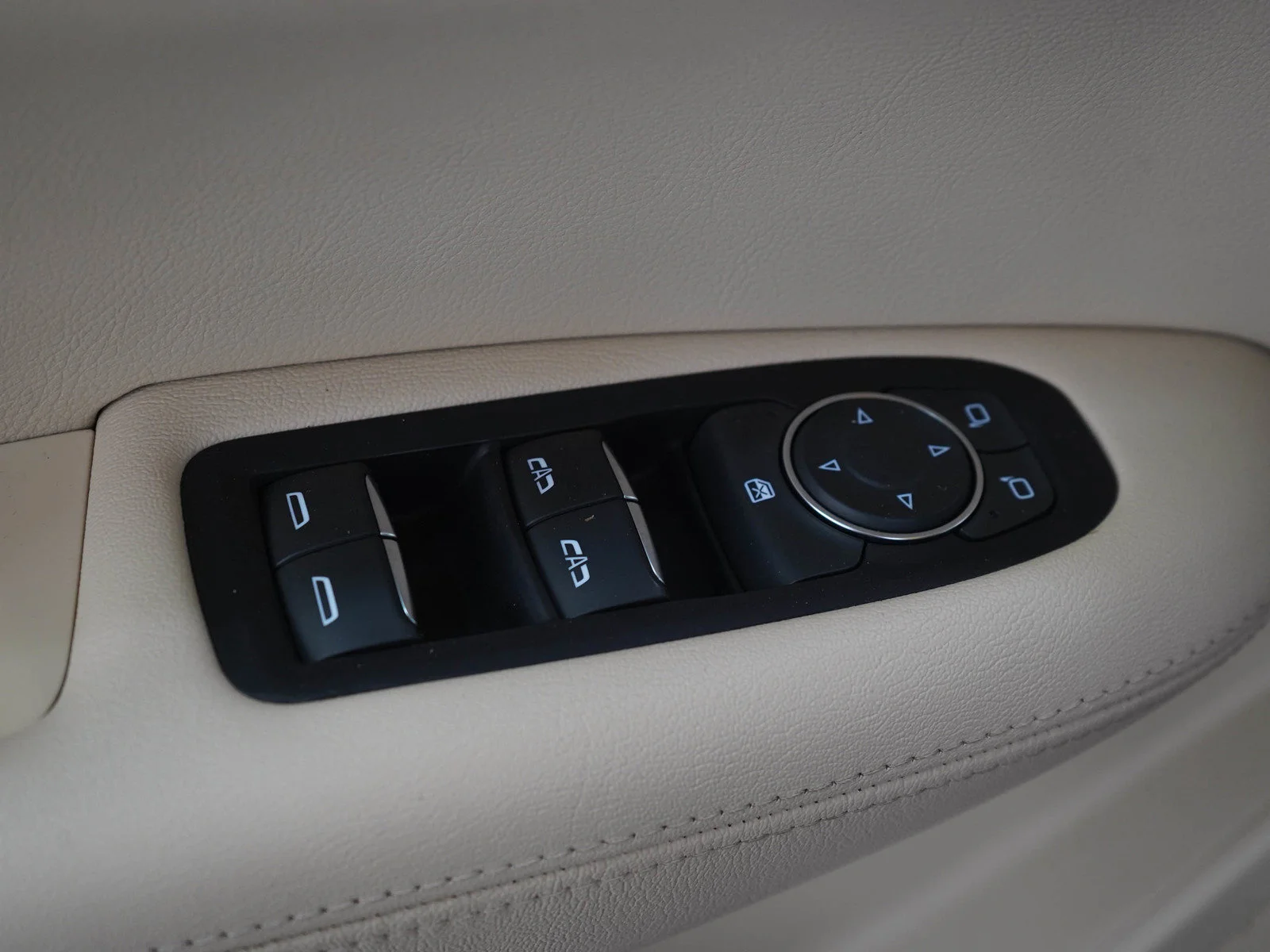Used 2019 Shadow Metallic Cadillac Base image 21