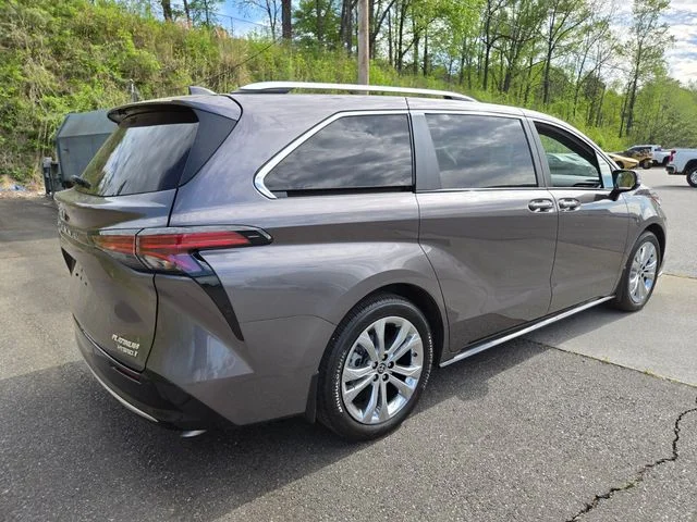 2023 Toyota Sienna Platinum - Photo 7