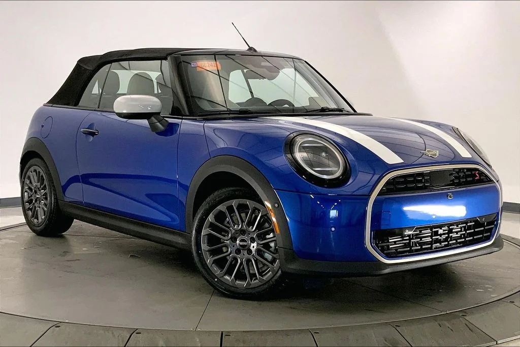 2026 MINI Convertible Cooper S's photo