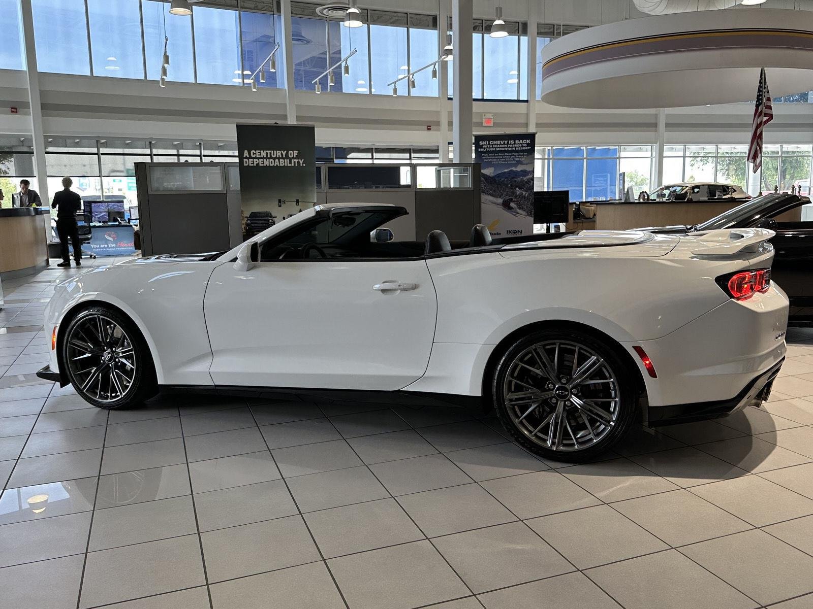 2022 Chevrolet Camaro ZL1 - Photo 18