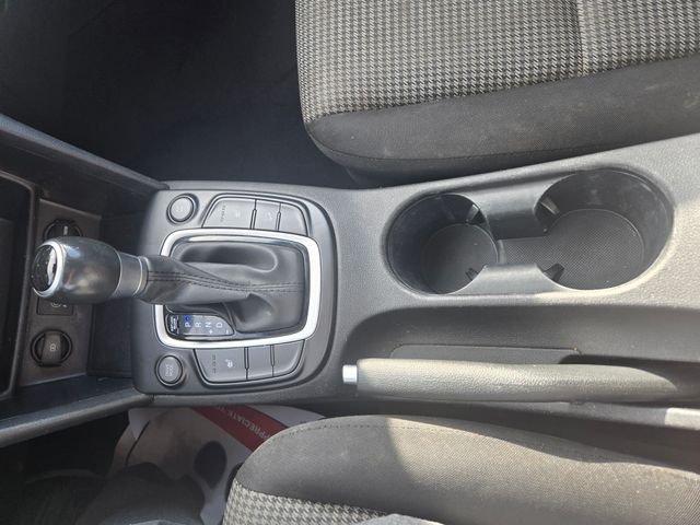 Used 2019 White Hyundai SEL image 15
