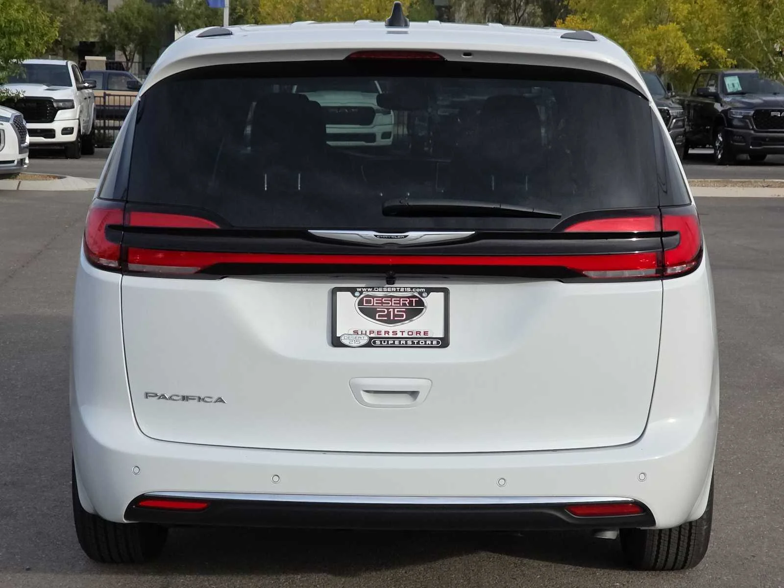 New 2026 Bright White Clear-Coat Exterior Paint Chrysler Select image 5