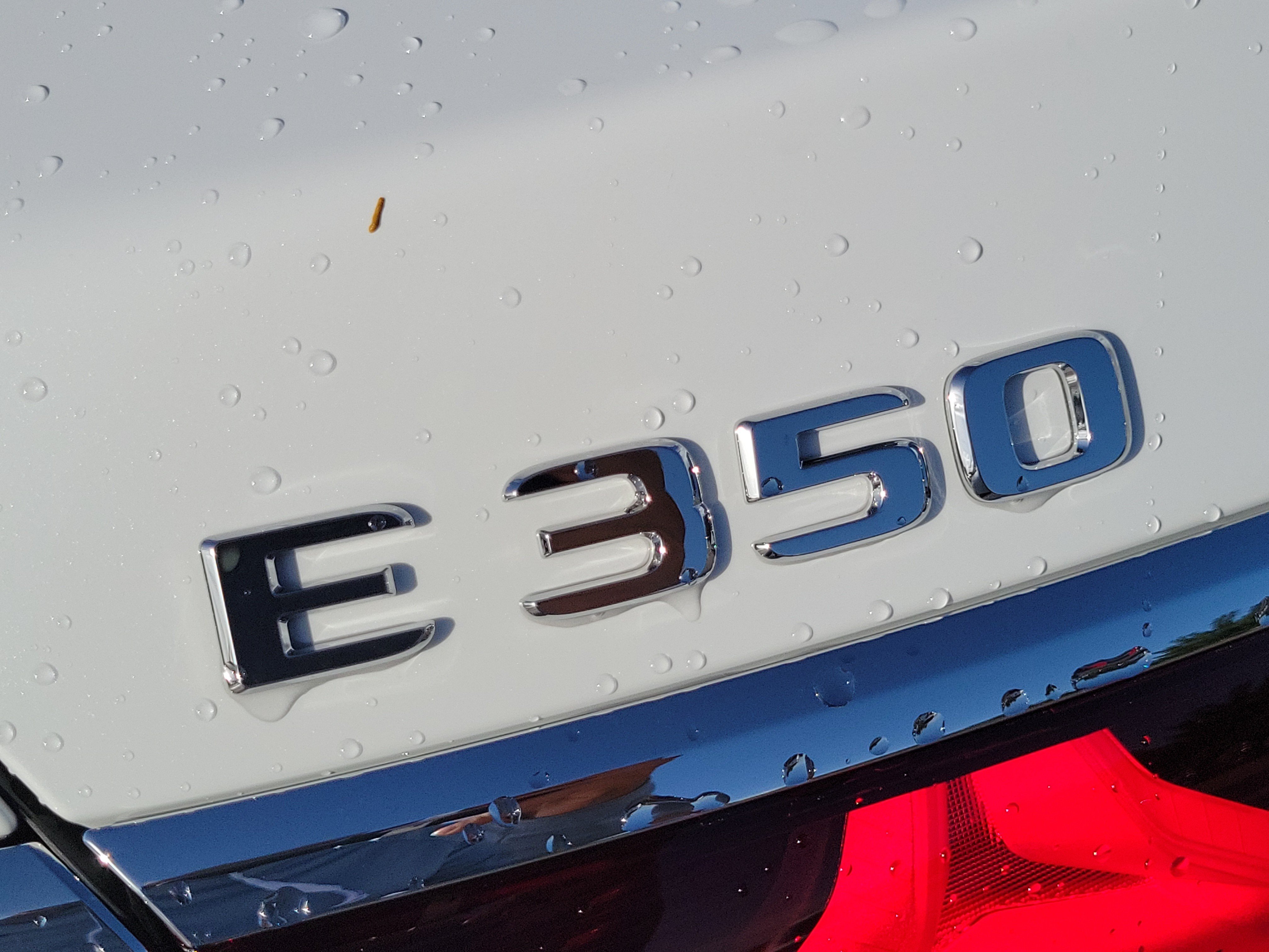 New 2026 MANUFAKTUR Moonlight White Metallic Mercedes-Benz E 350 image 37