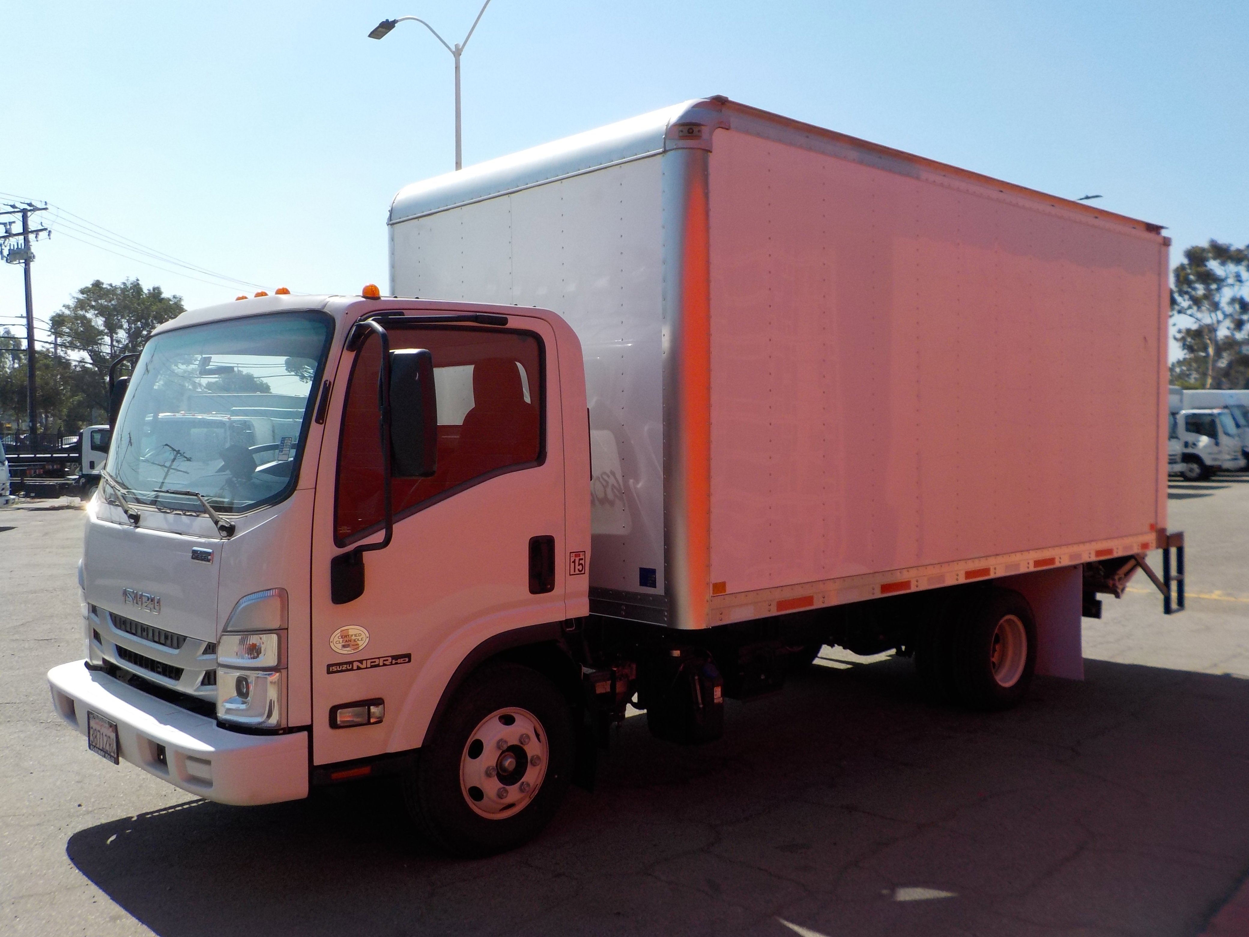 Used 2024 White ISUZU  image 3