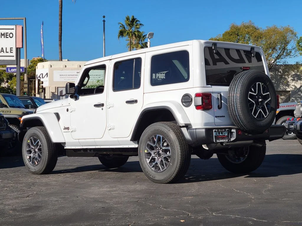 New 2026 Bright White Clear-Coat Exterior Paint Jeep Sahara image 2