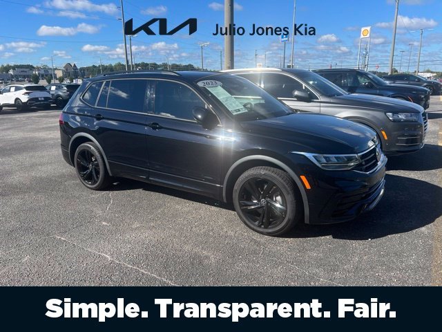 2023 Volkswagen Tiguan SE R-LINE BLACK