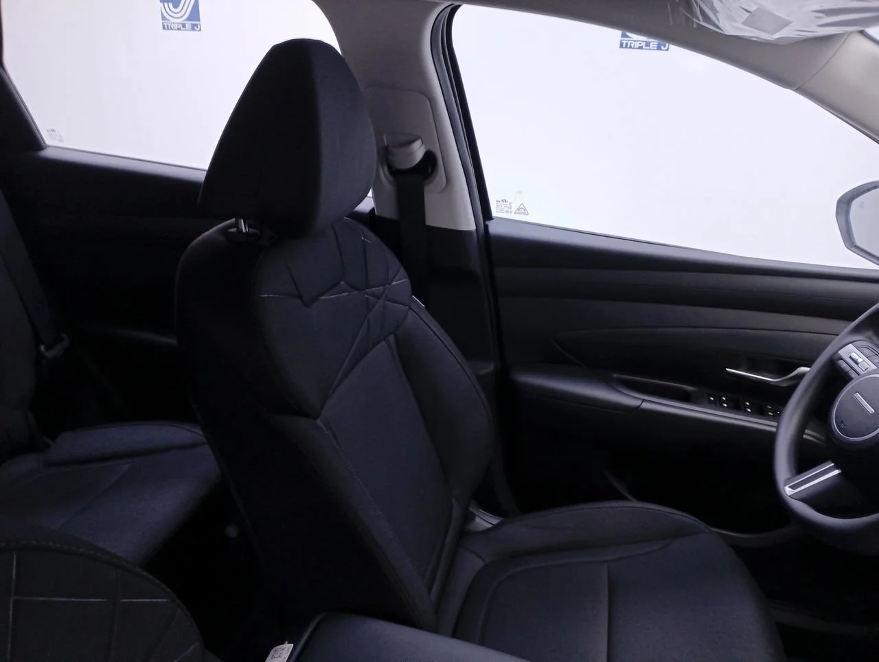 New 2026 White Pearl Tricoat Hyundai SE image 16