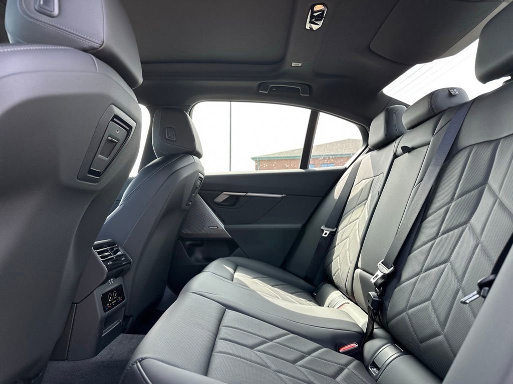 New 2026 Oxide Grey Metallic BMW 530i xDrive image 19