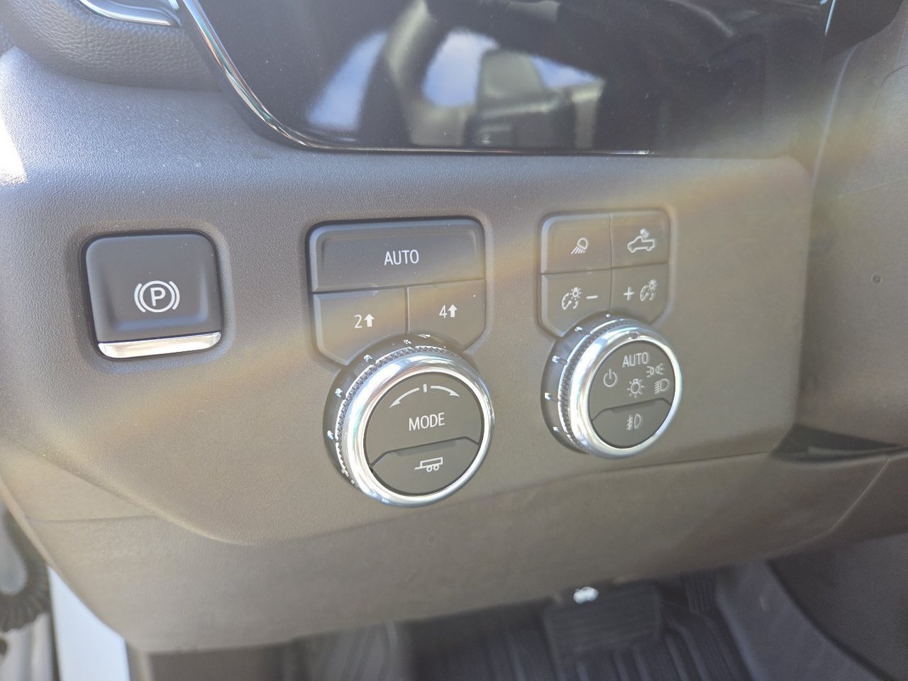 2026 GMC Sierra 1500 SLT - Photo 6