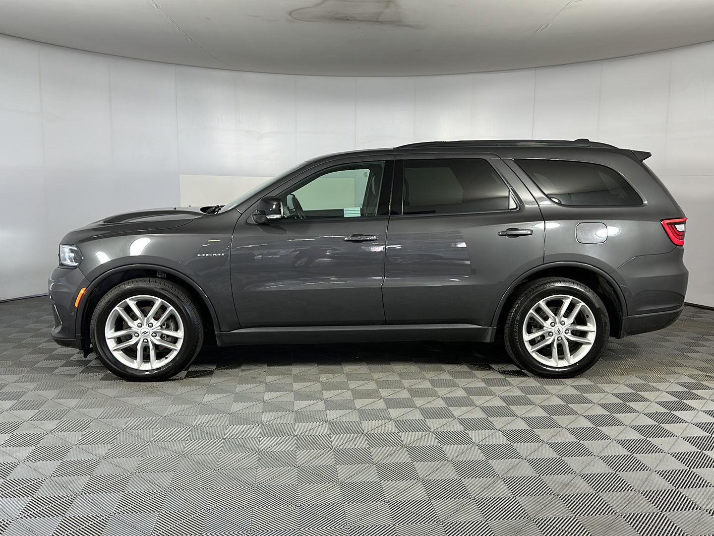 Used 2025 Vapour Grey Dodge R/T image 5