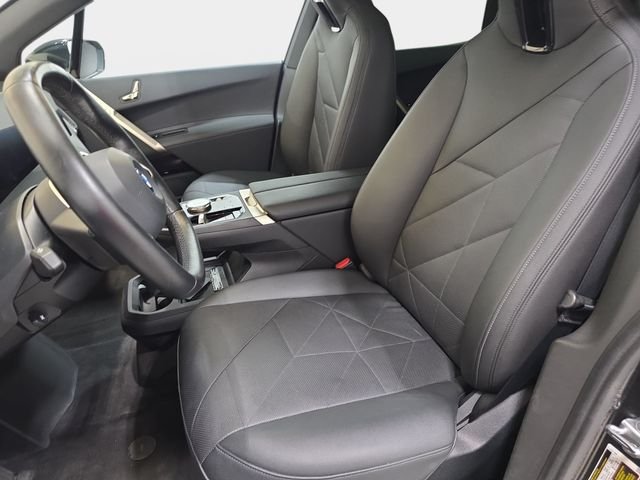 Used 2024 Black Sapphire Metallic BMW xDrive50 image 13