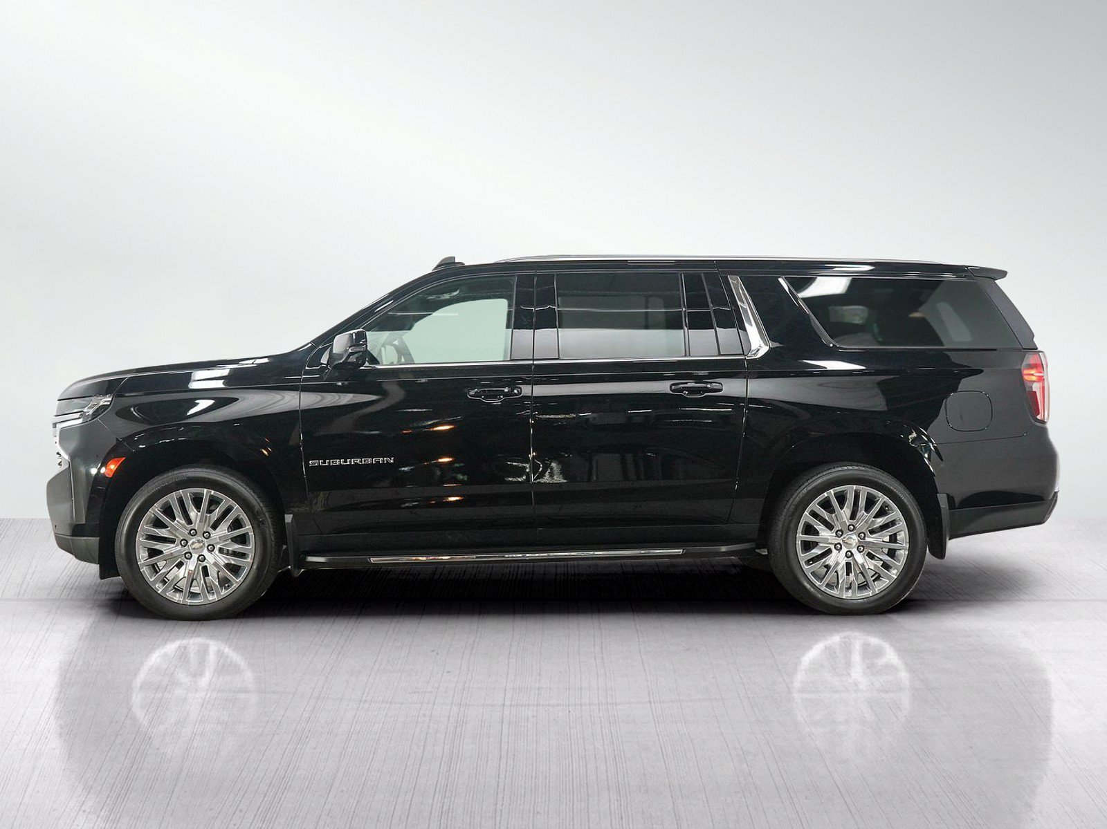 Used 2023 Chevrolet Suburban LT with VIN 1GNSKCKTXPR492724 for sale in White Bear Lake, Minnesota