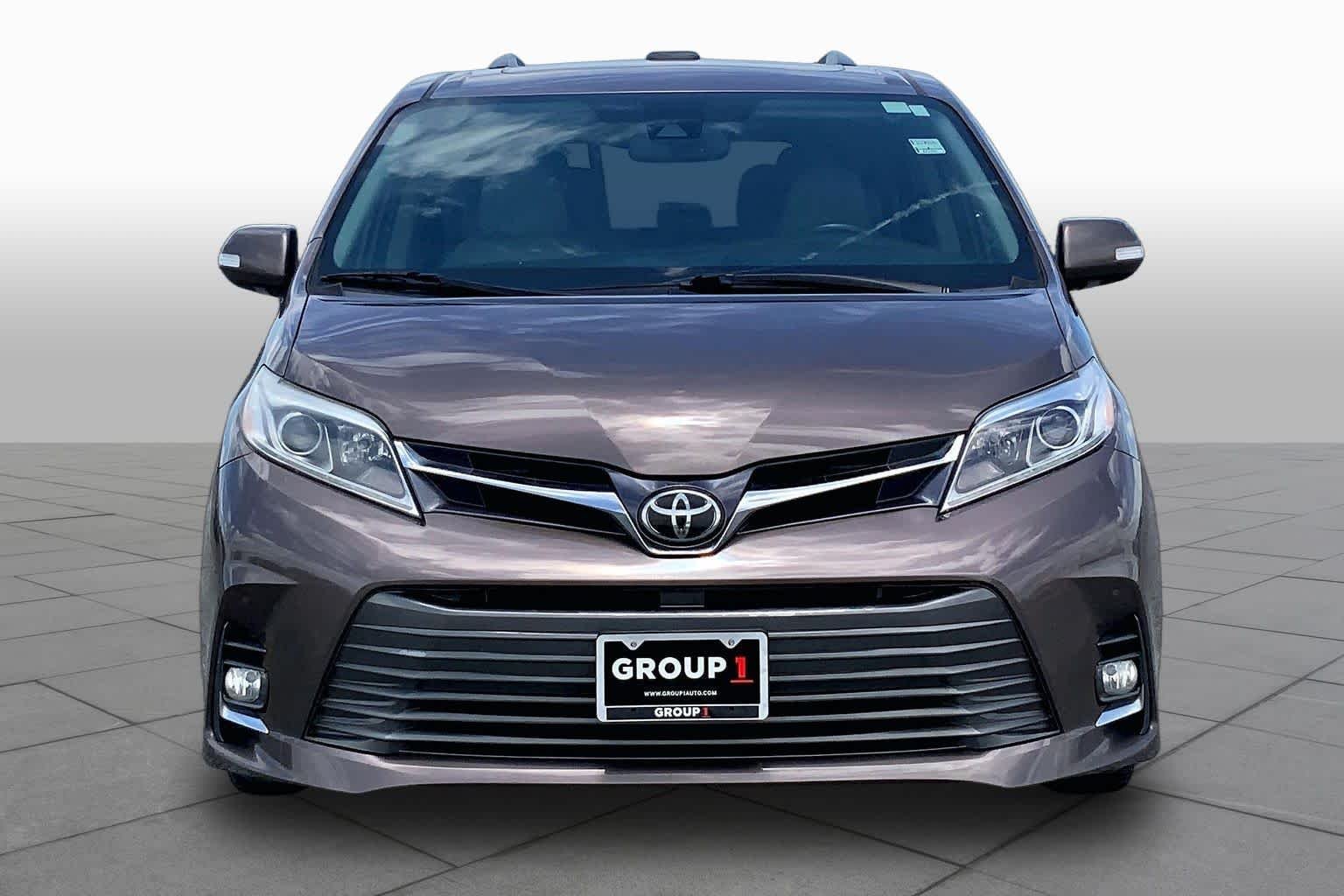 Used 2018 Toasted Walnut Pearl Toyota Limited image 4