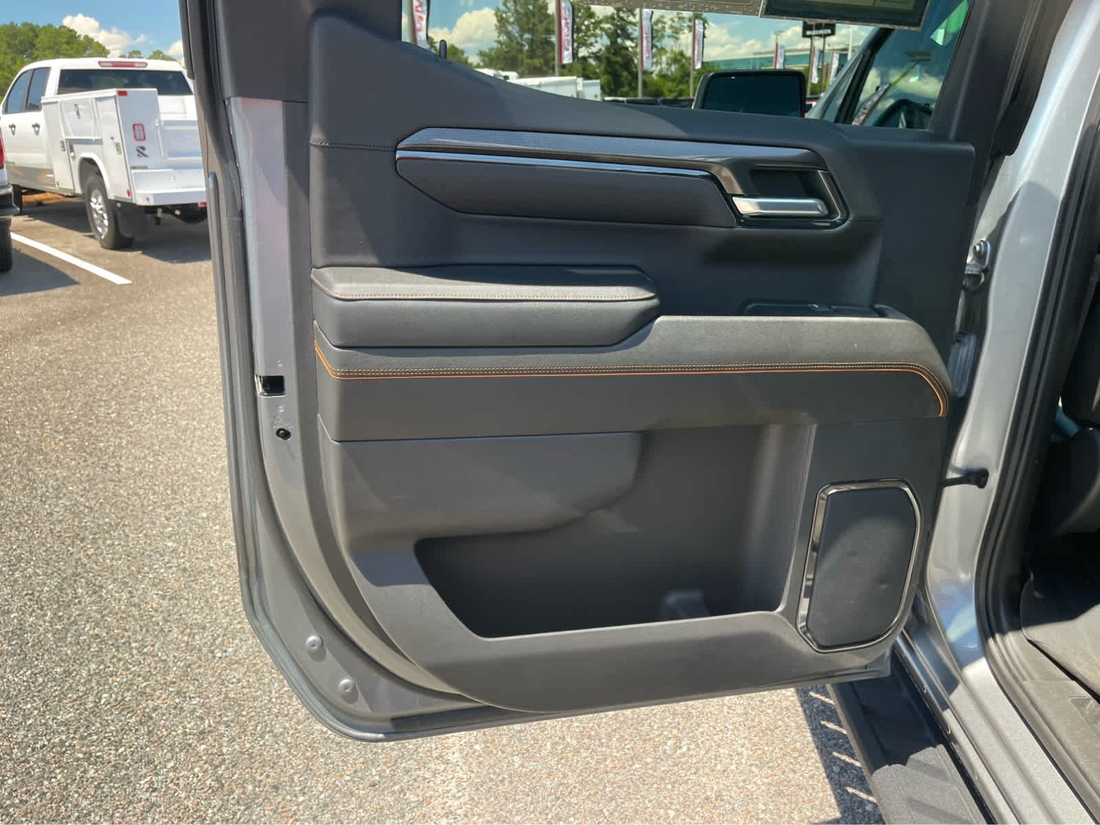 Used 2023 Sterling Metallic GMC AT4 image 19