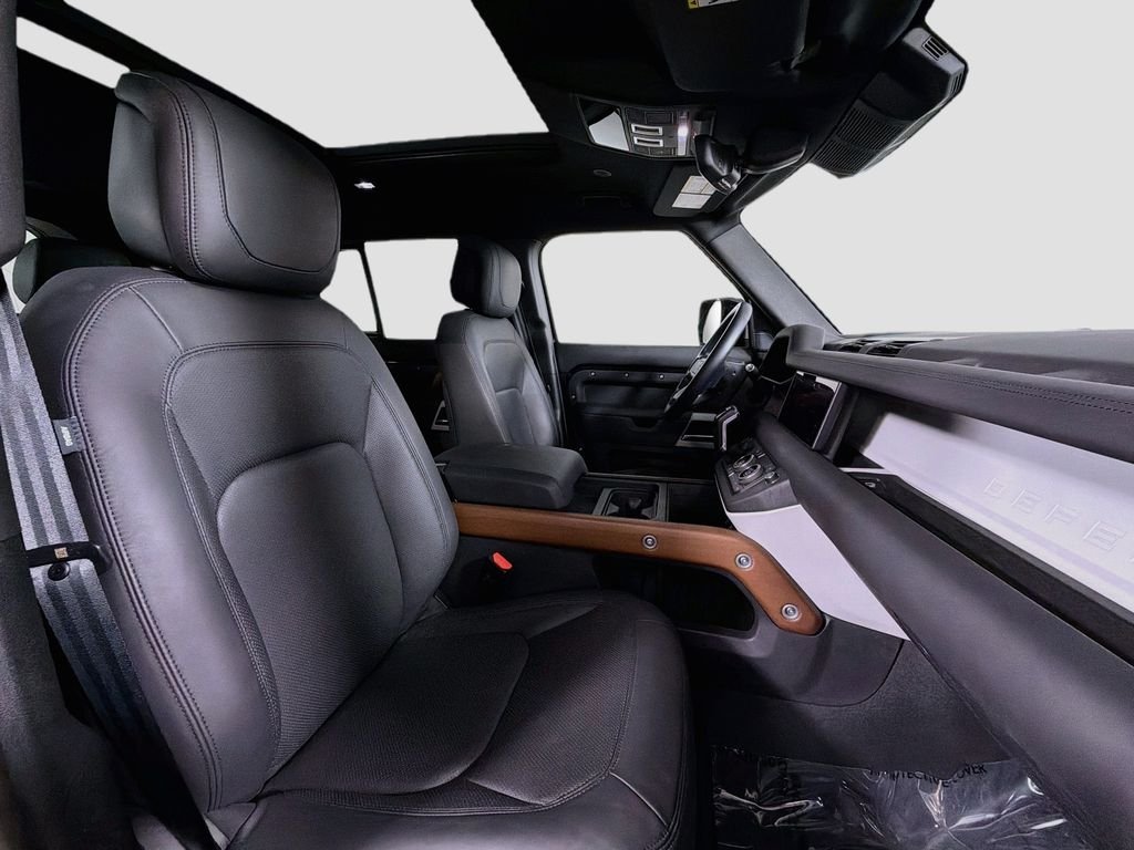 Certified Used 2023 Black Land Rover SE image 30