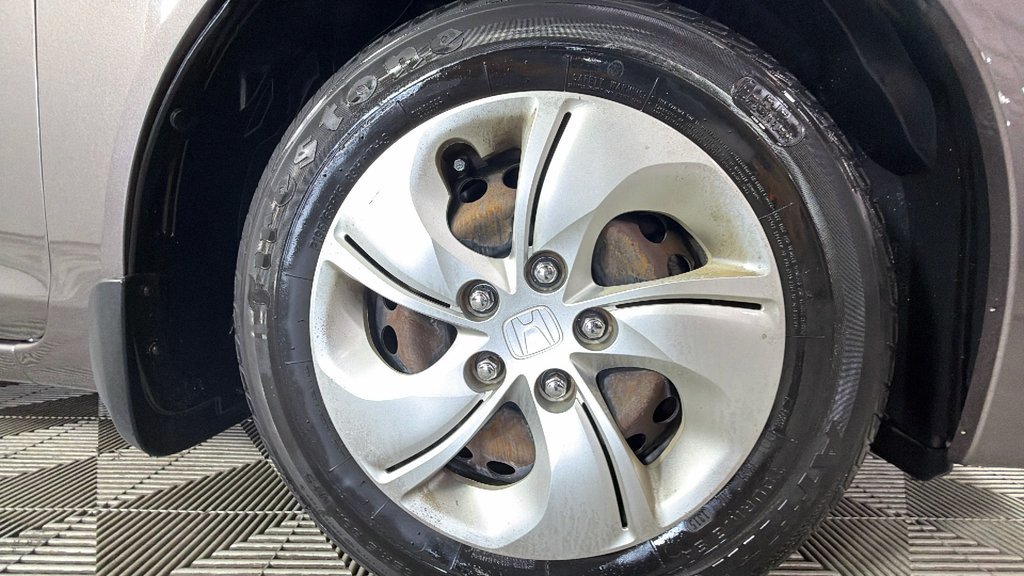 Used 2015 Gray Honda LX image 36