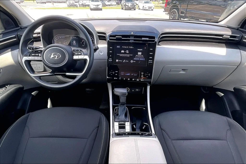 Used 2024 Black Hyundai SEL image 7