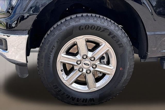 Used 2025 Agate Black Metallic Ford XLT image 34
