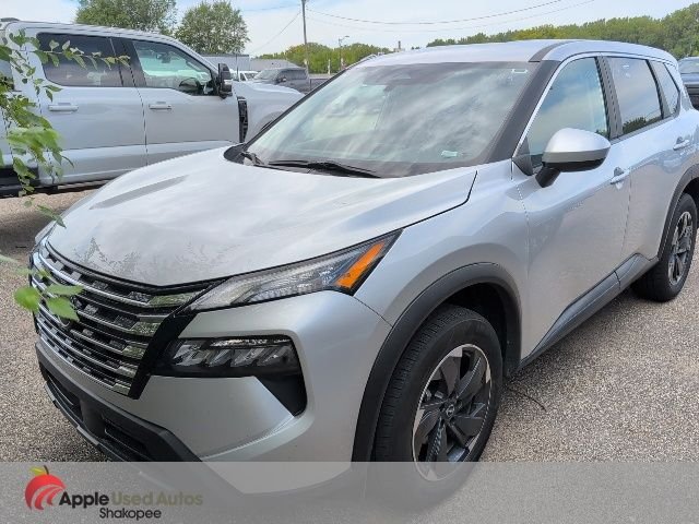 Used 2024 Silver Nissan SV image 2