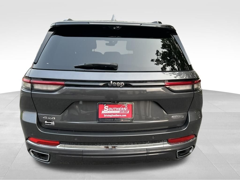 Used 2022 Gray Jeep Overland image 4