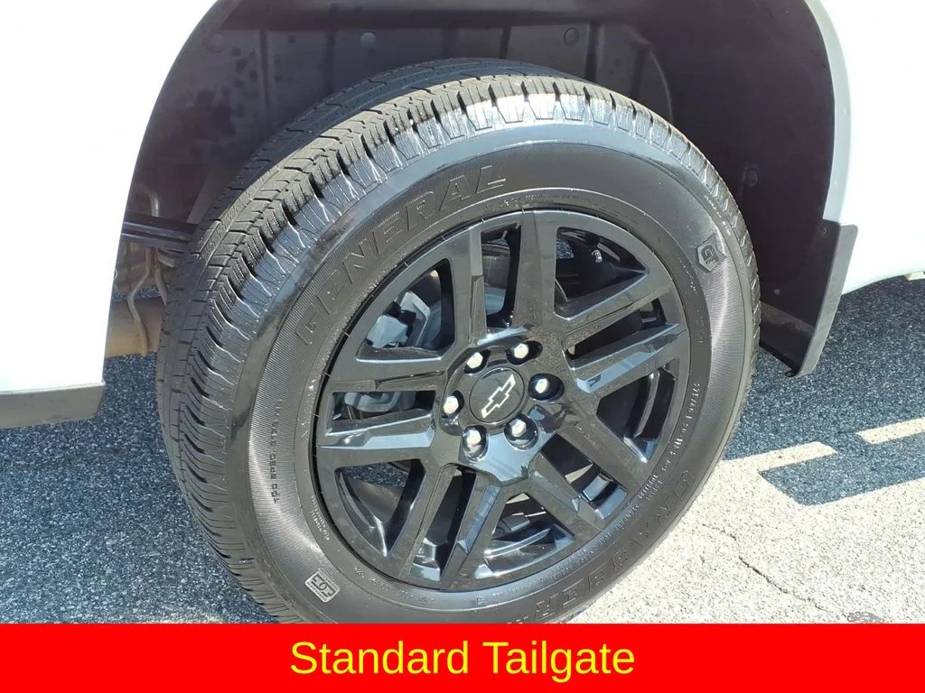 Used 2025 White Chevrolet Custom image 35