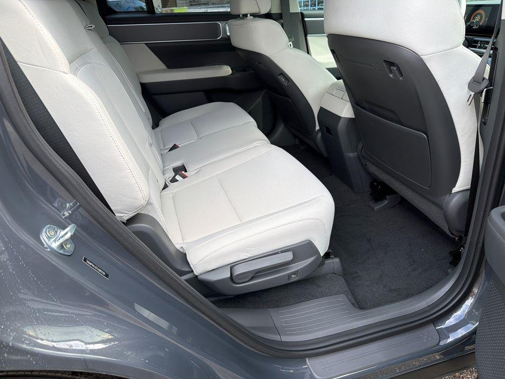 New 2026 Gray Hyundai SE image 15