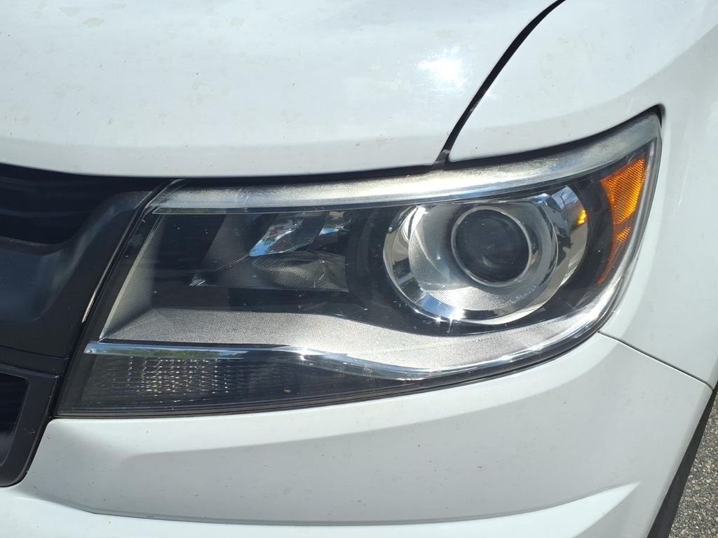 Used 2018 White Chevrolet Z71 image 13