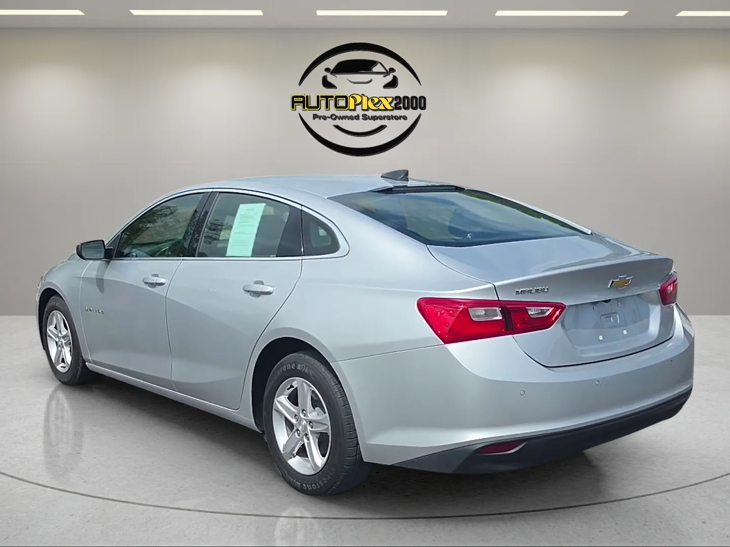 Used 2022 Silver Chevrolet LS image 5