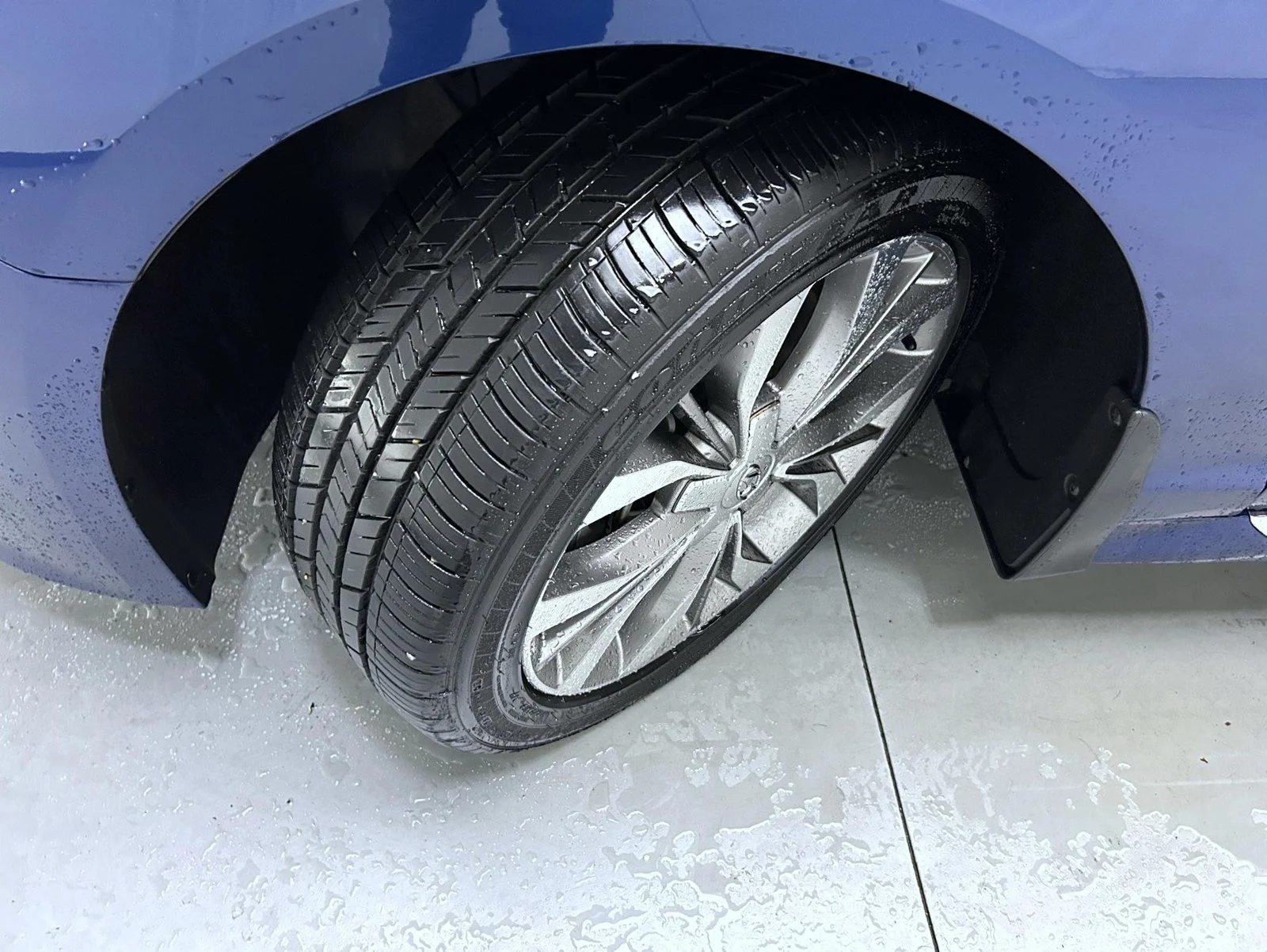 Used 2015 Blue Hyundai Limited image 23