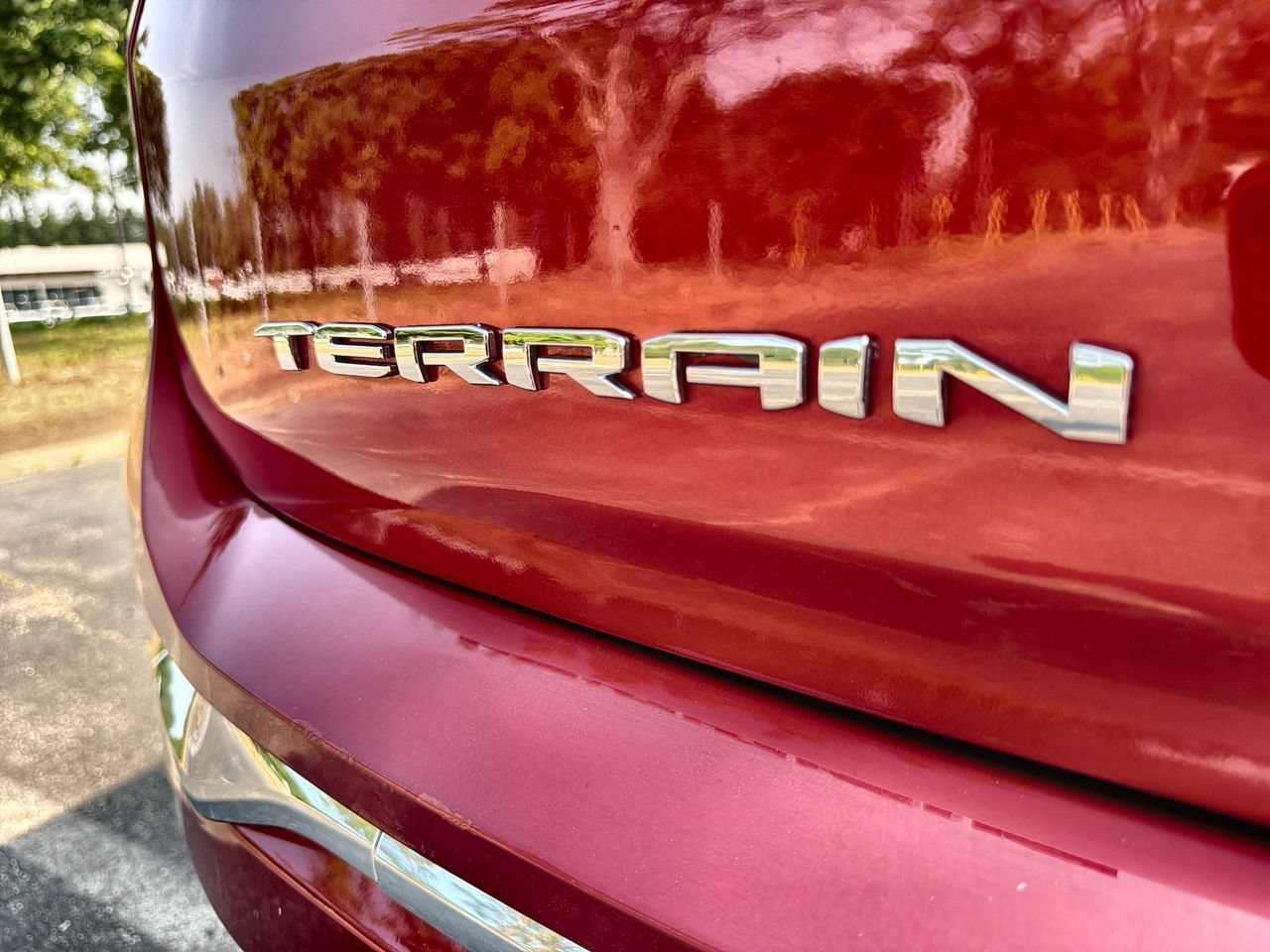 Used 2024 Volcanic Red Tintcoat GMC Denali image 27