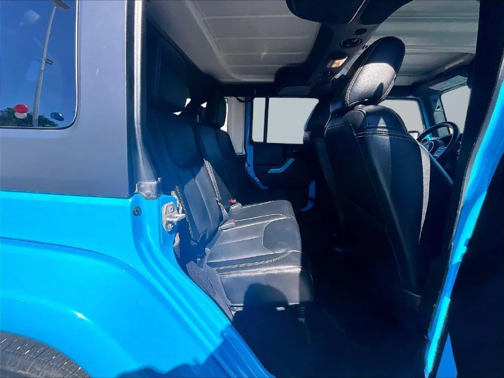 Used 2017 Blue Jeep Unlimited Sahara image 28