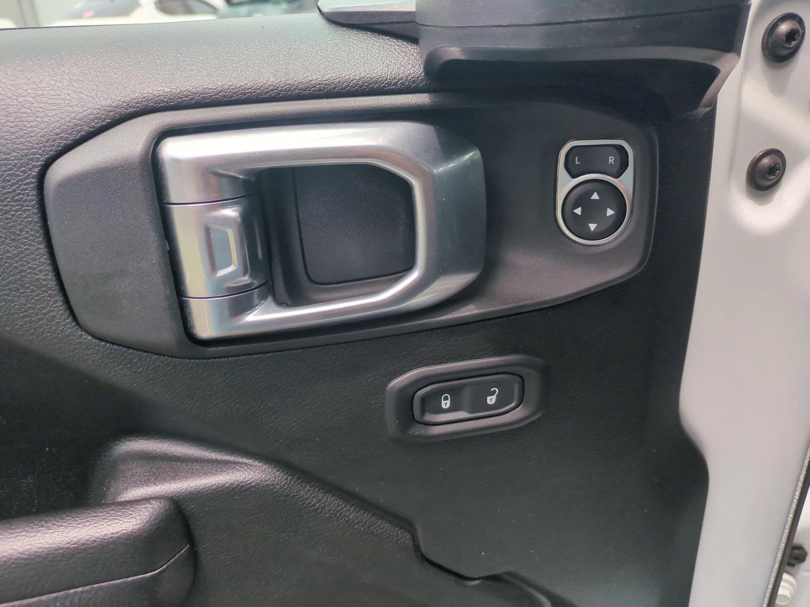 Used 2023 Bright White Clearcoat Jeep Rubicon image 16