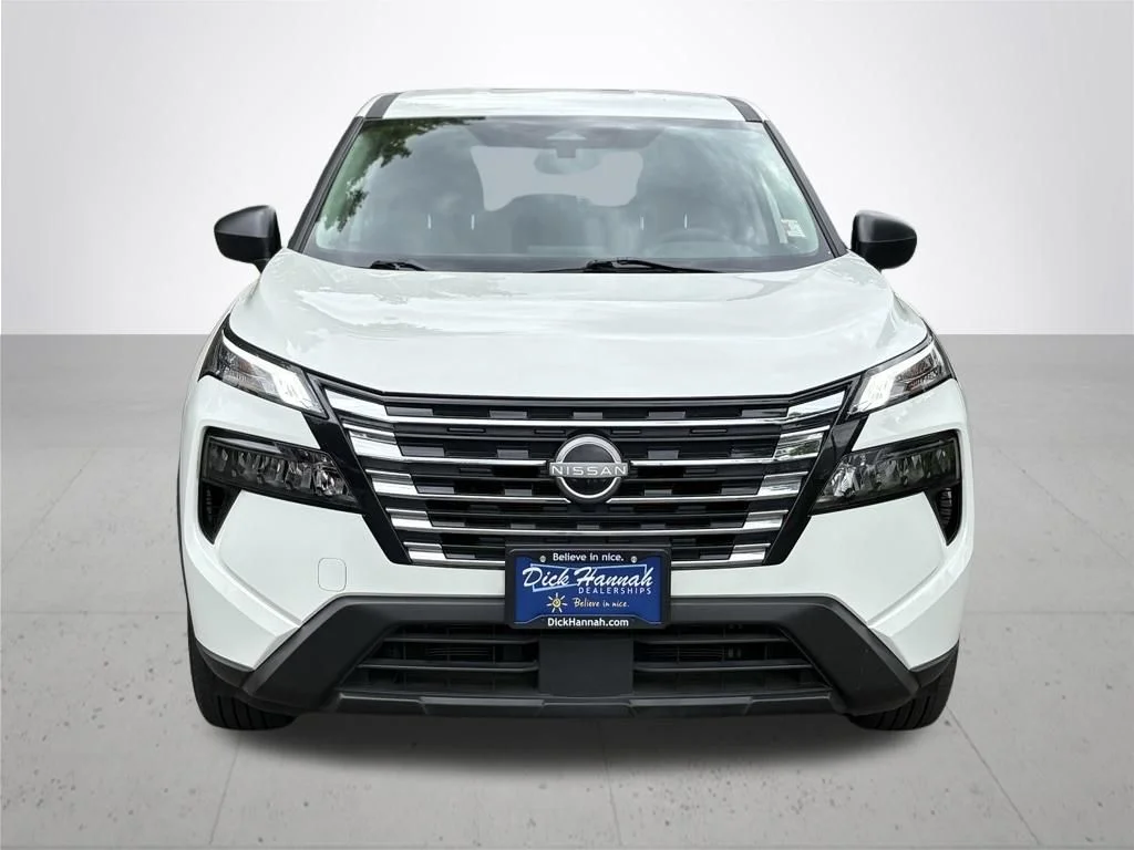 Used 2024 White Nissan S image 4
