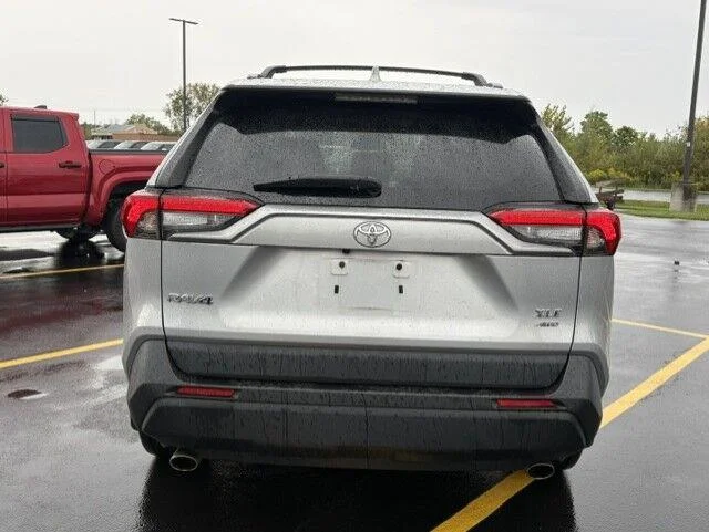 Used 2021 Silver Sky Metallic Toyota XLE image 13