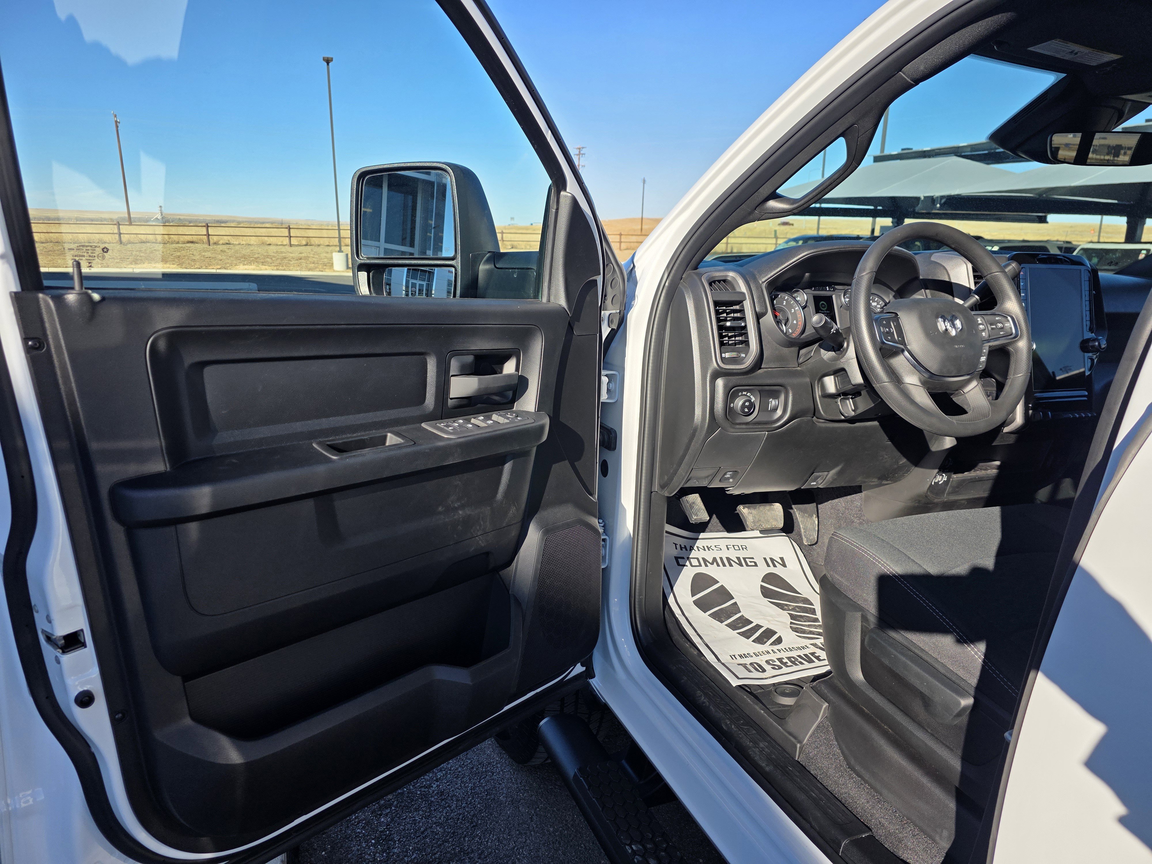 New 2026 Bright White Clear-Coat Exterior Paint RAM Tradesman image 9