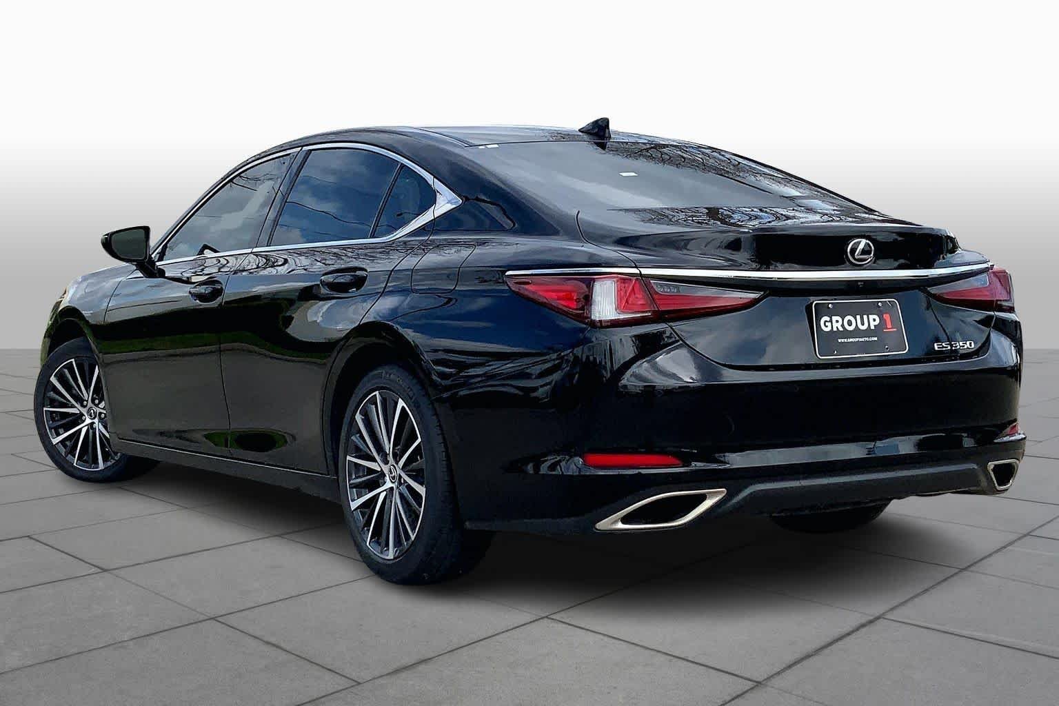 2024 Lexus ES 350 - Photo 19
