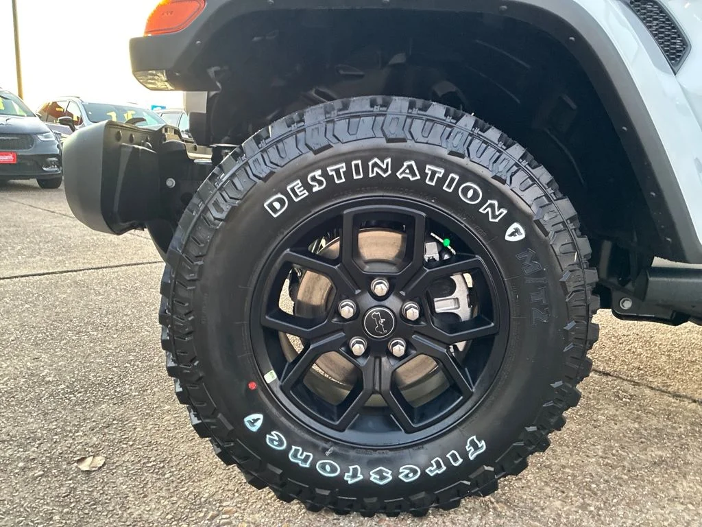New 2026 Bright White Clear-Coat Exterior Paint Jeep Willys image 27
