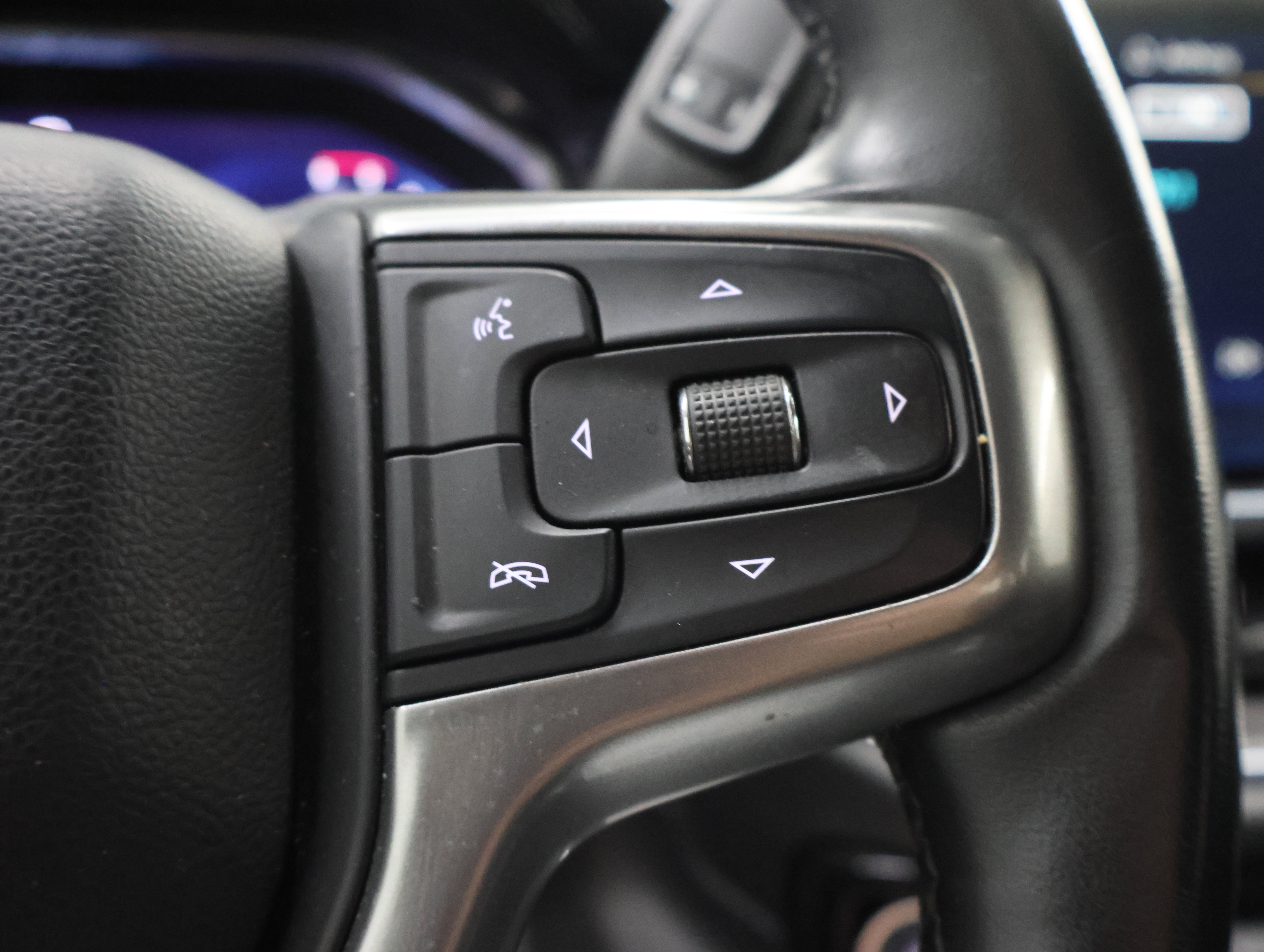 Used 2024 Black Chevrolet 4x4 Crew Cab LTZ Z71: CREW-SHORT-LTZ-MIDNIGHT-CONVENIENCE II-DIESEL-1 OWNER image 14