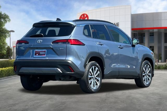 Used 2025  Toyota XLE image 4
