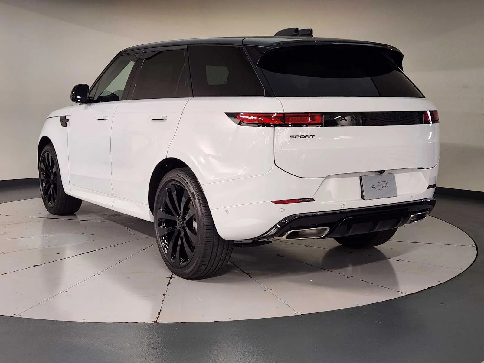 New 2026 Fuji White Land Rover Dynamic SE - P400 image 10