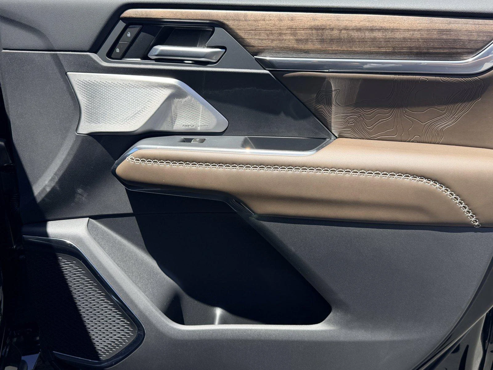 New 2026 Ebony Twilight Metallic GMC Denali Ultimate image 9